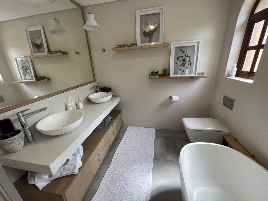 4 Bedroom Property for Sale in Blue Bend Eastern Cape
